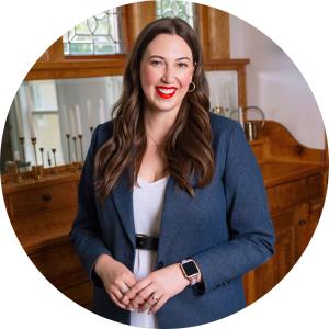 Caitlin Drey headshot